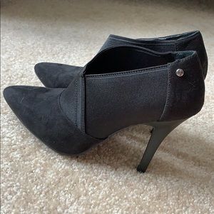 Black closed toe heels